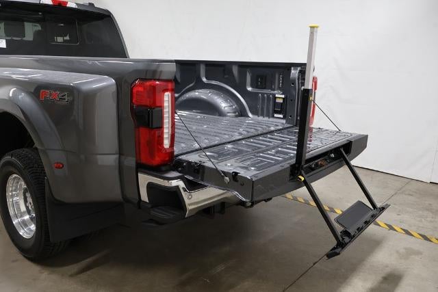 2026 Ford Super Duty F-350 DRW Lariat