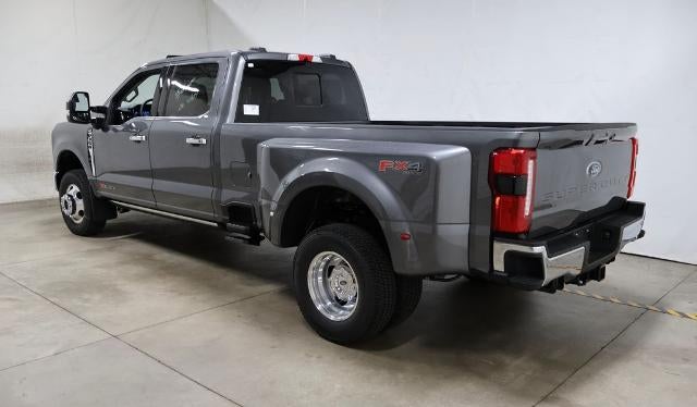 2026 Ford Super Duty F-350 DRW Lariat