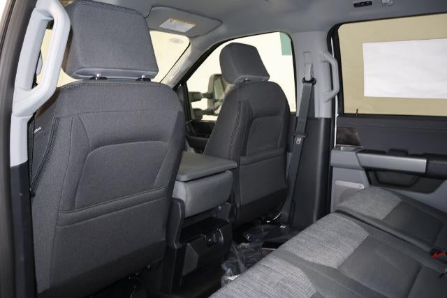 2027 Ford Super Duty F-350 DRW XLT