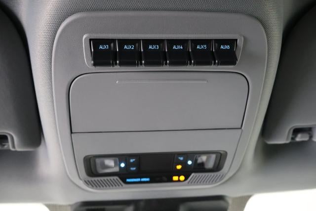 2027 Ford Super Duty F-350 DRW XLT