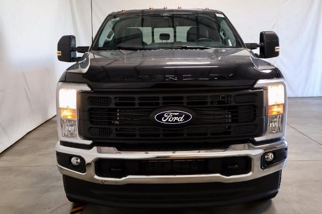 2027 Ford Super Duty F-350 DRW XL