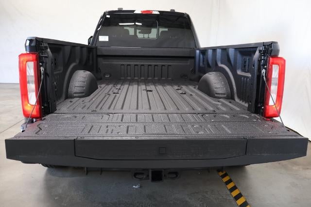 2027 Ford Super Duty F-350 DRW XL