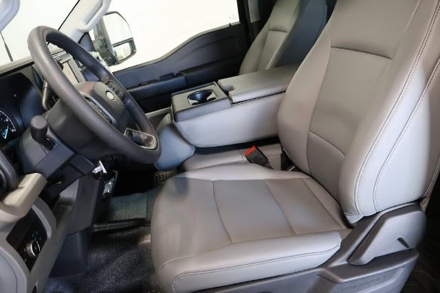 2027 Ford Super Duty F-350 DRW XL