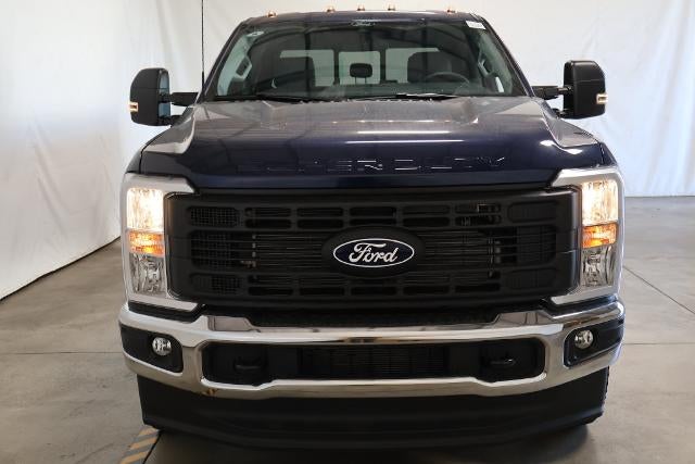 2027 Ford Super Duty F-350 DRW XL