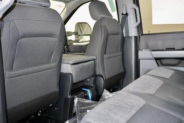 2027 Ford Super Duty F-350 DRW XLT