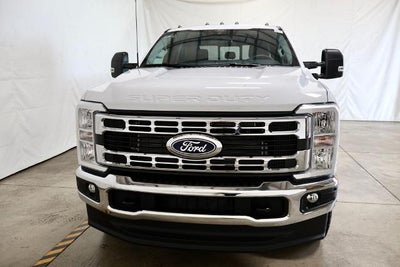 2027 Ford Super Duty F-350 DRW XLT