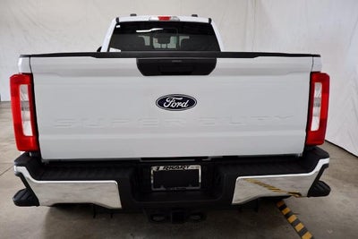 2027 Ford Super Duty F-350 DRW XLT