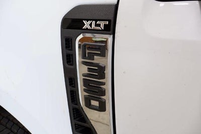 2027 Ford Super Duty F-350 DRW XLT