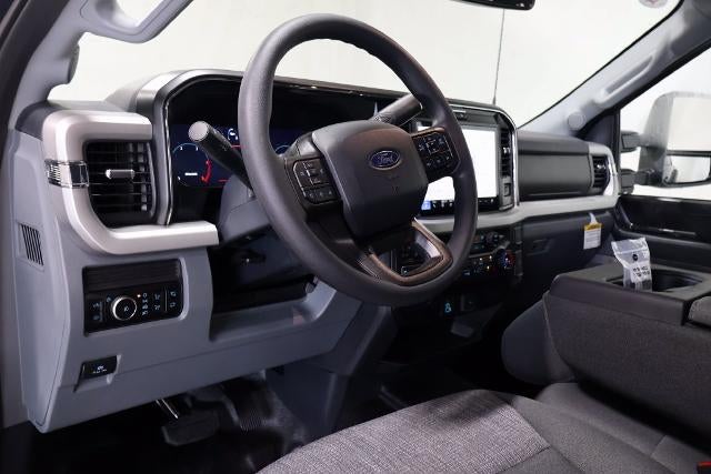 2027 Ford Super Duty F-350 DRW XLT