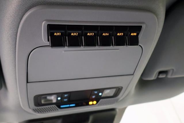 2027 Ford Super Duty F-350 DRW XLT