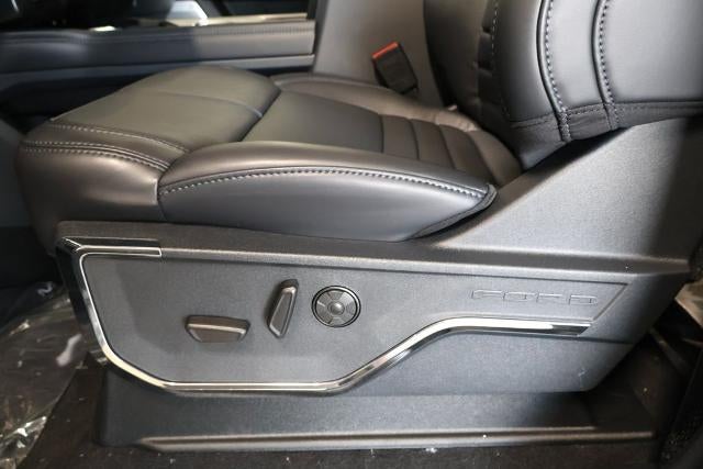 2026 Ford Super Duty F-350 DRW Platinum