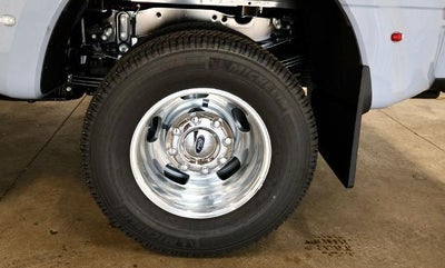 2026 Ford Super Duty F-350 DRW Platinum