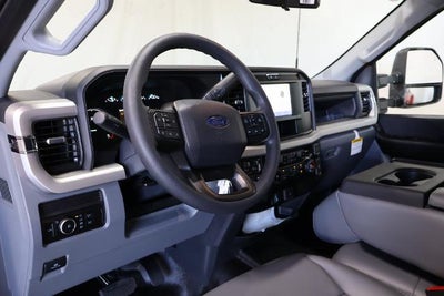2027 Ford Super Duty F-350 DRW XL