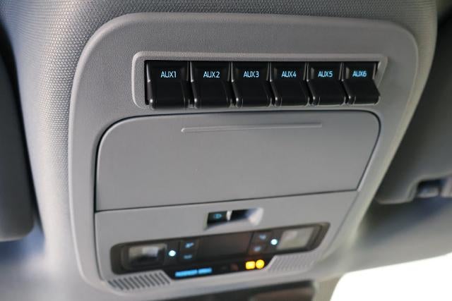 2027 Ford Super Duty F-350 DRW XL