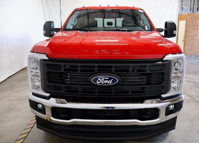 2027 Ford Super Duty F-350 DRW XL