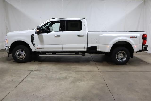 2026 Ford Super Duty F-350 DRW Lariat