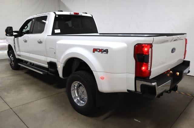 2026 Ford Super Duty F-350 DRW Lariat