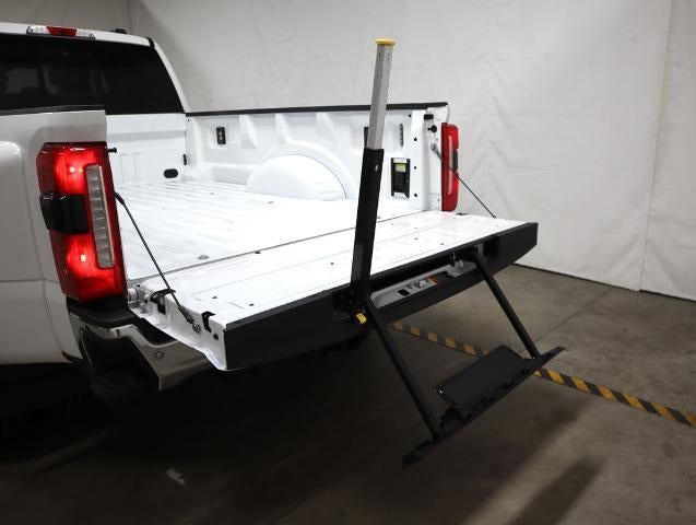 2026 Ford Super Duty F-350 DRW Lariat