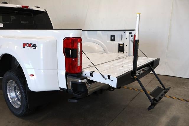 2026 Ford Super Duty F-350 DRW Lariat
