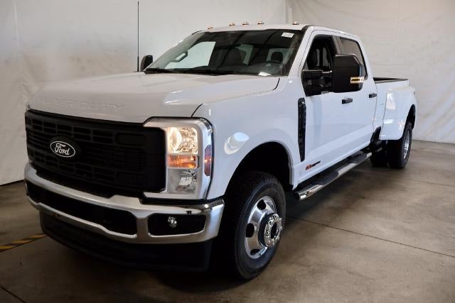 2027 Ford Super Duty F-350 DRW XL
