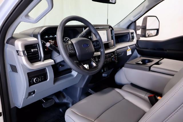 2027 Ford Super Duty F-350 DRW XL