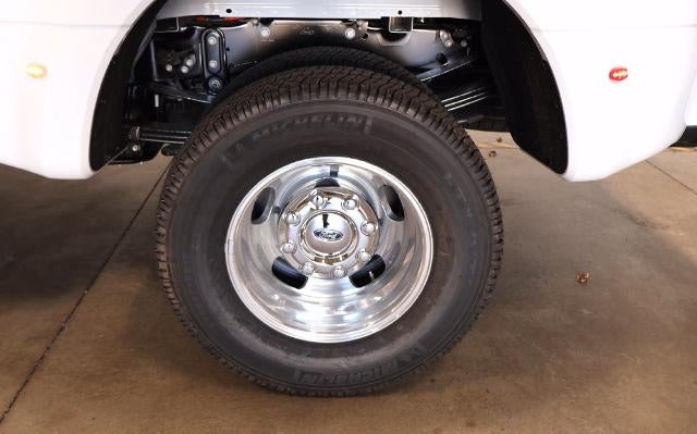 2027 Ford Super Duty F-350 DRW XL
