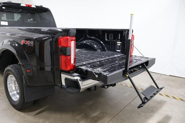 2026 Ford Super Duty F-350 DRW Lariat