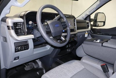 2027 Ford Super Duty F-350 DRW XLT
