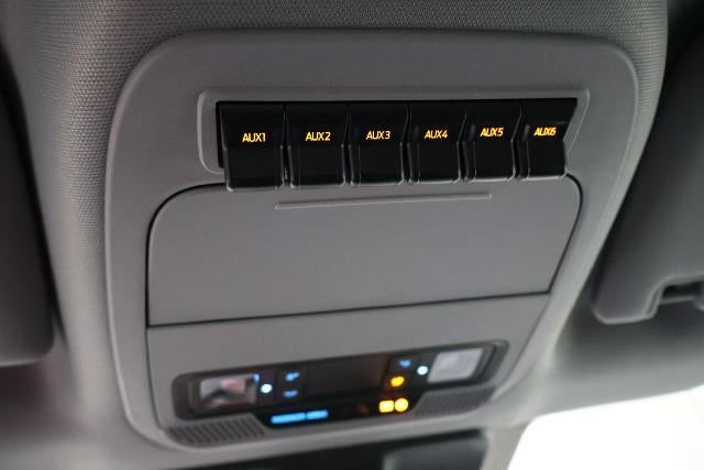 2027 Ford Super Duty F-350 DRW XLT