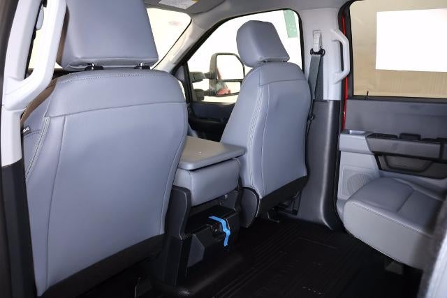 2027 Ford Super Duty F-350 DRW XL