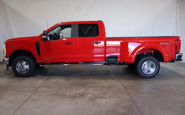 2027 Ford Super Duty F-350 DRW XL