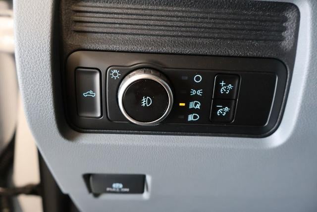 2027 Ford Super Duty F-350 DRW XLT