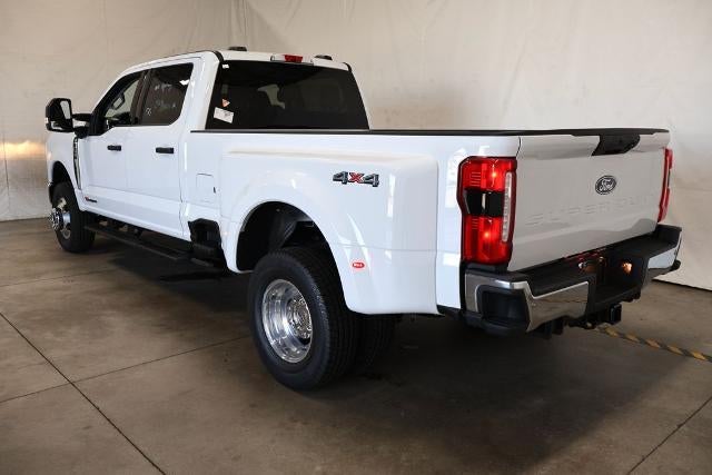 2027 Ford Super Duty F-350 DRW XLT