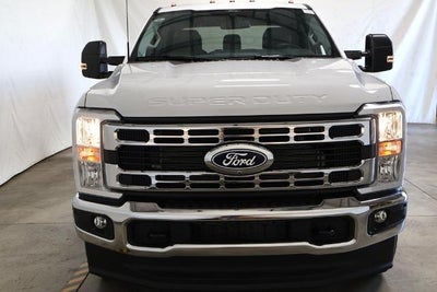 2027 Ford Super Duty F-350 DRW XLT