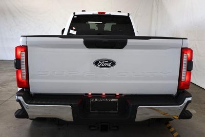 2027 Ford Super Duty F-350 DRW XLT