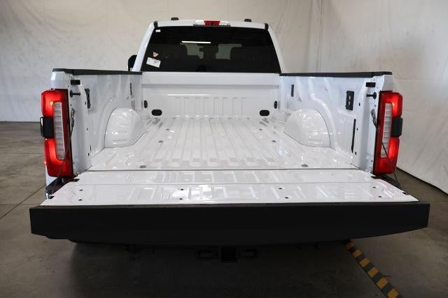 2027 Ford Super Duty F-350 DRW XLT
