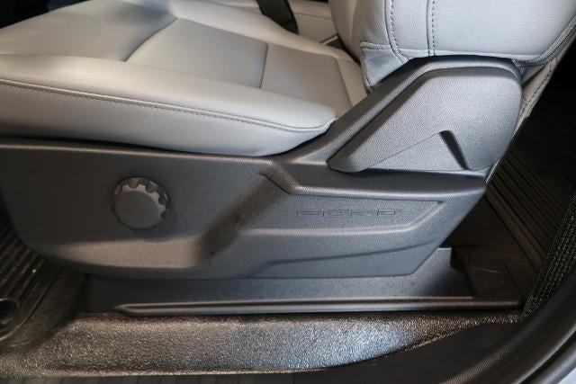 2027 Ford Super Duty F-350 DRW XL