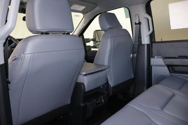 2027 Ford Super Duty F-350 DRW XL
