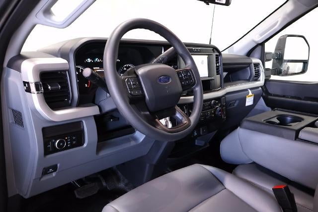 2027 Ford Super Duty F-350 DRW XL