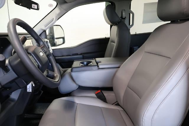 2027 Ford Super Duty F-350 DRW XL