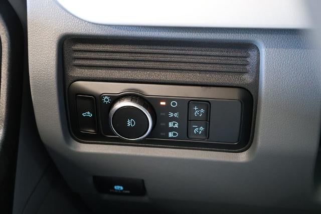 2027 Ford Super Duty F-350 DRW XL