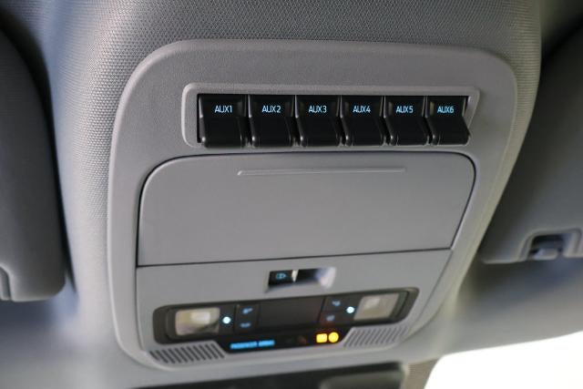 2027 Ford Super Duty F-350 DRW XL