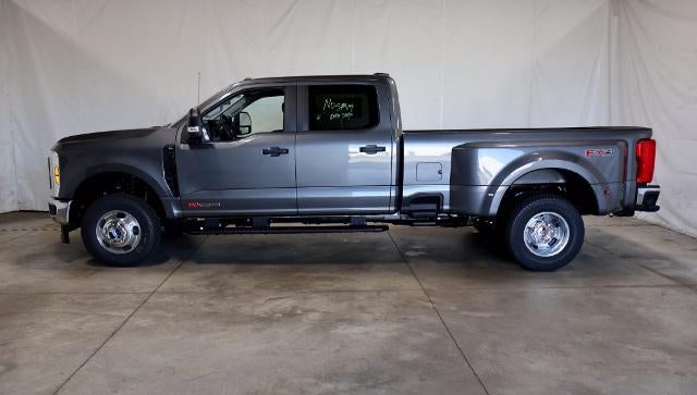 2027 Ford Super Duty F-350 DRW XL