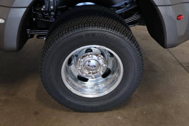 2027 Ford Super Duty F-350 DRW XL