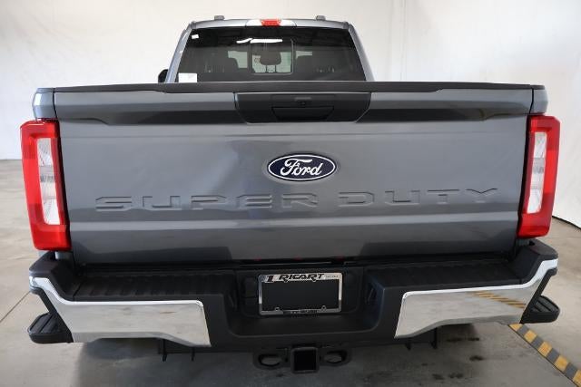 2027 Ford Super Duty F-350 DRW XL
