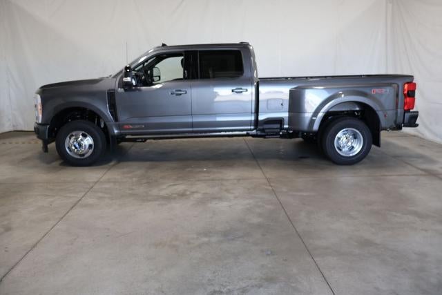 2026 Ford Super Duty F-350 DRW Platinum