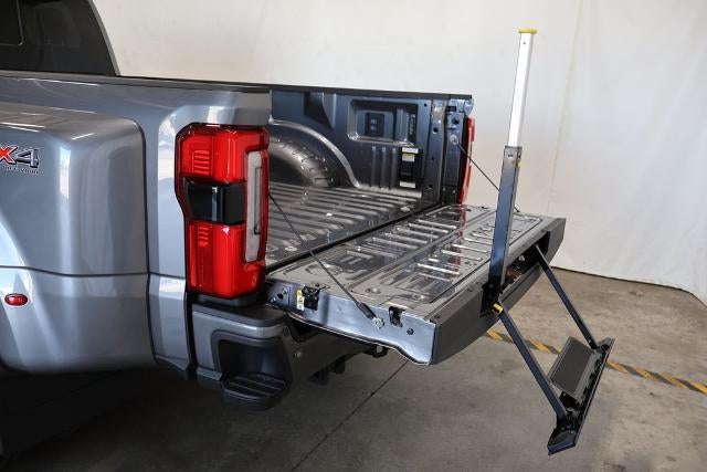2026 Ford Super Duty F-350 DRW Platinum