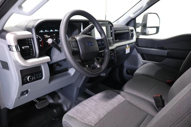 2027 Ford Super Duty F-350 DRW XLT