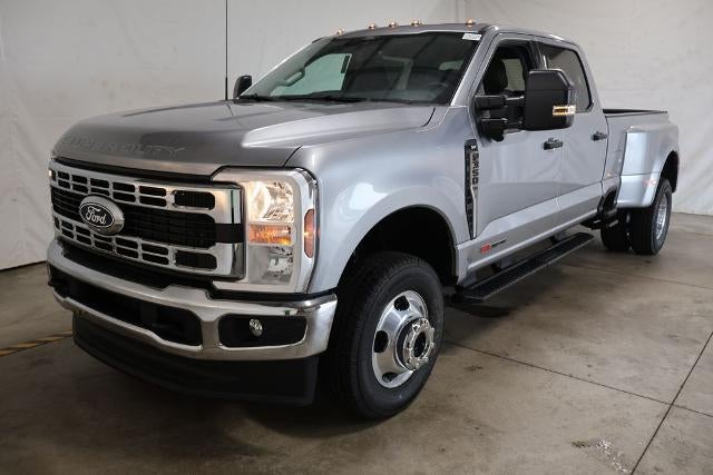 2027 Ford Super Duty F-350 DRW XLT
