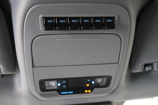 2027 Ford Super Duty F-350 DRW XLT
